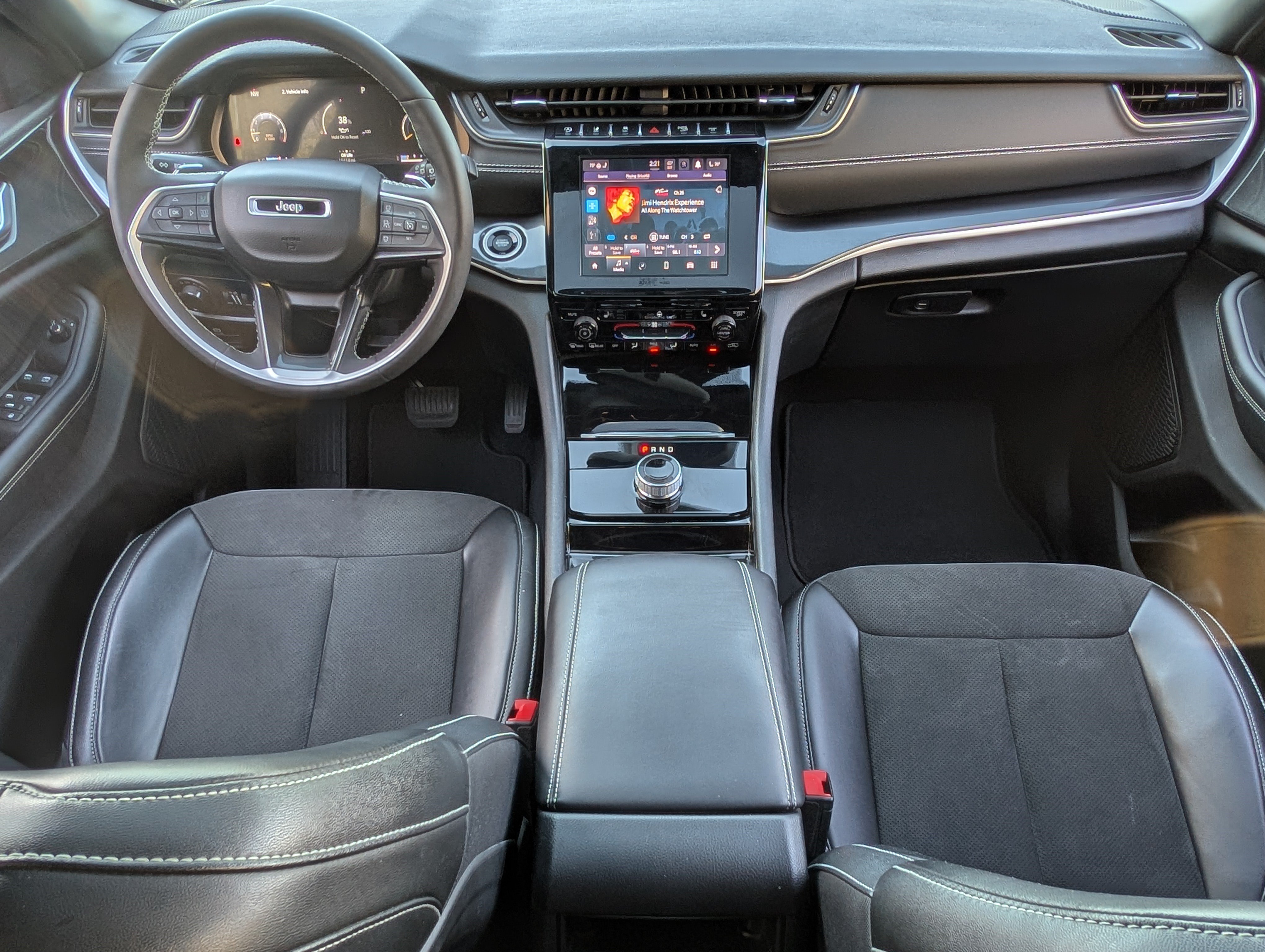Used 2023 Jeep Grand Cherokee Altitude RWD image 22