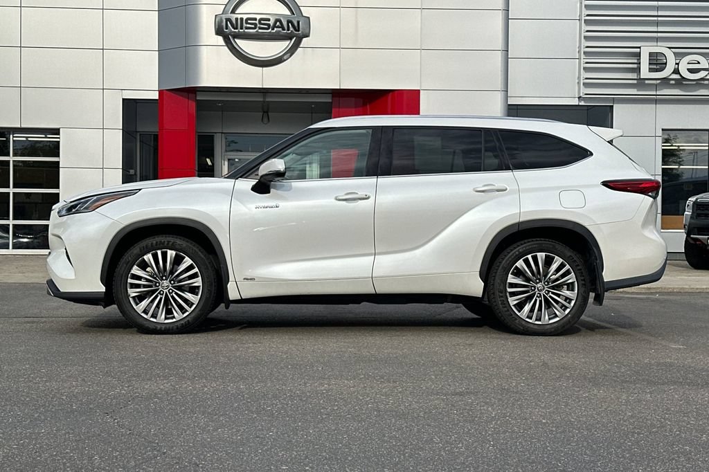 Used 2021 Toyota Highlander Platinum AWD/4WD image 10