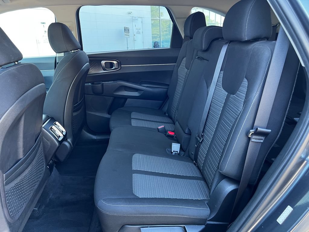 Used 2022 Kia Sorento LX FWD image 17