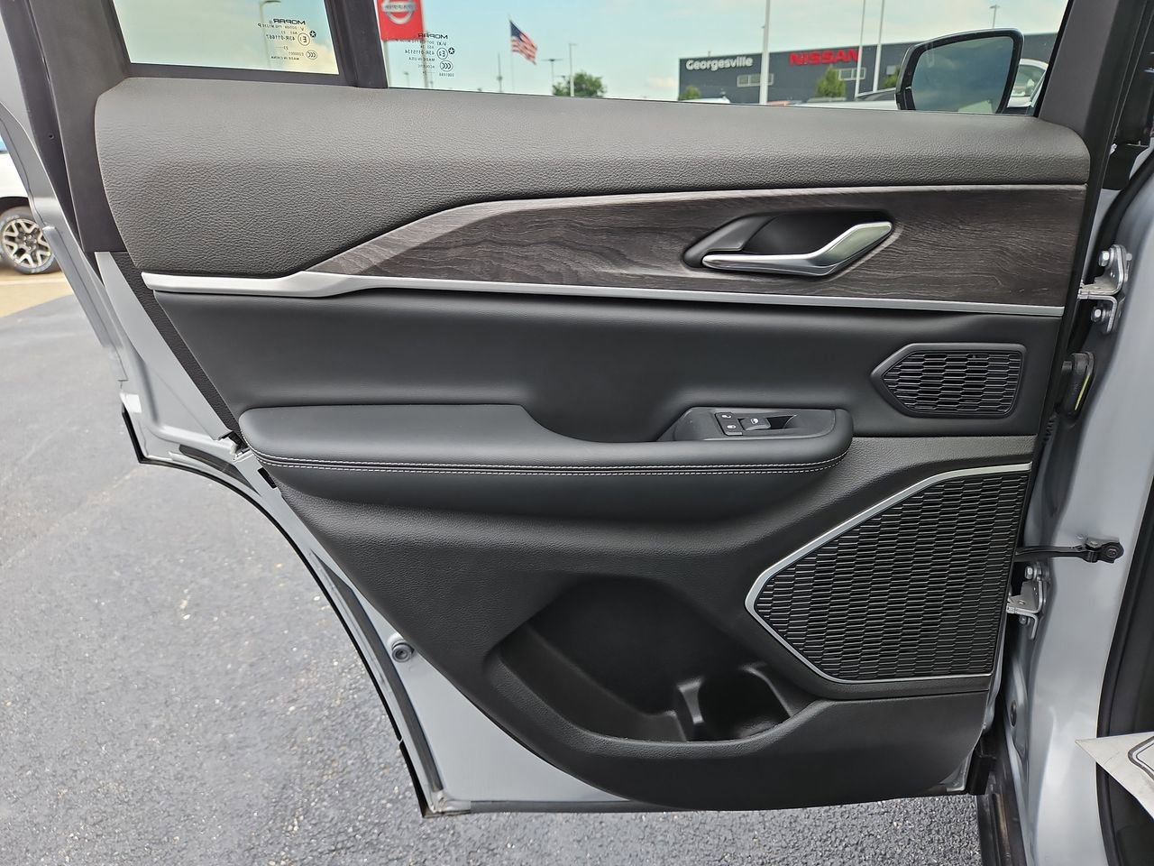 New 2024 Jeep Grand Cherokee Limited 4xe image 17