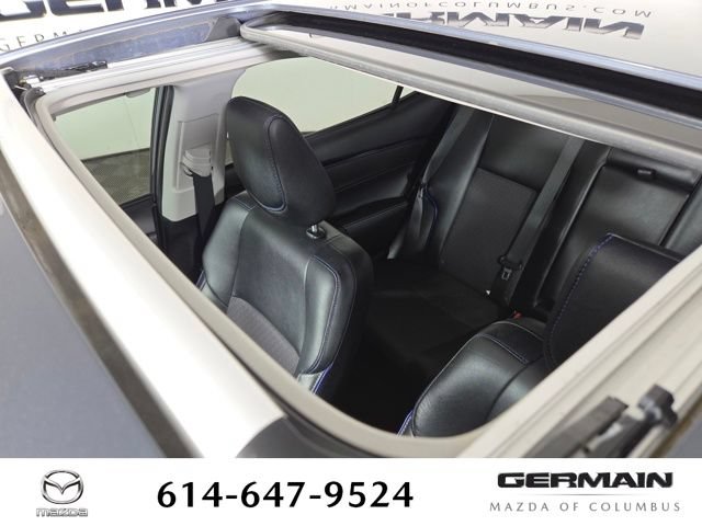 Used 2017 Toyota Corolla SE w/ SE Premium Package FWD image 32
