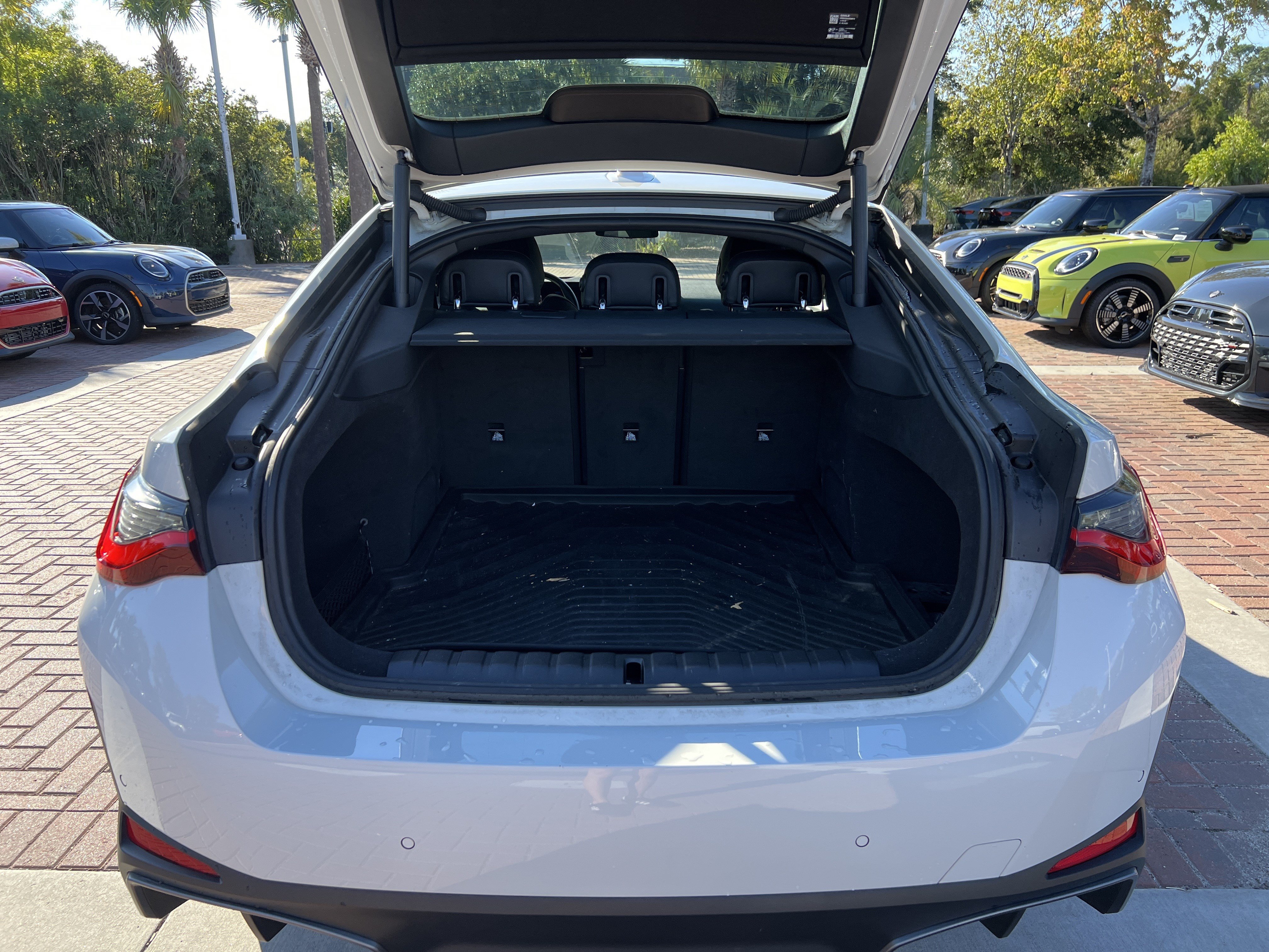 Certified 2024 BMW i4 eDrive40 w/ Premium Package RWD image 32