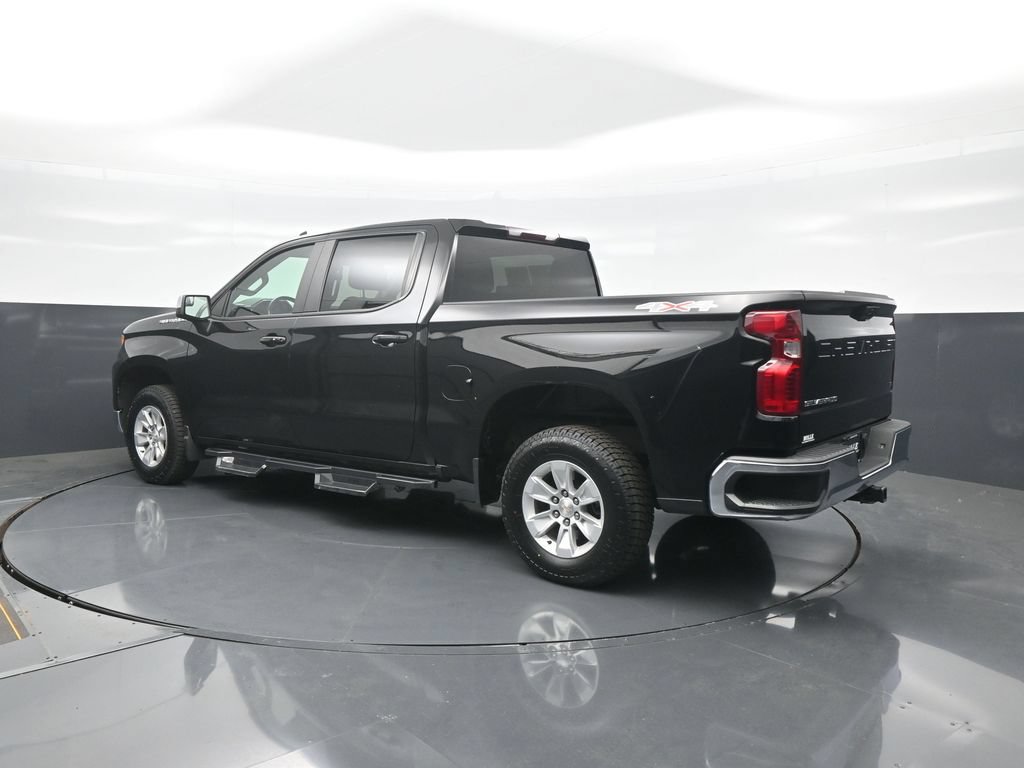 Used 2022 Chevrolet Silverado 1500 LT AWD/4WD image 5