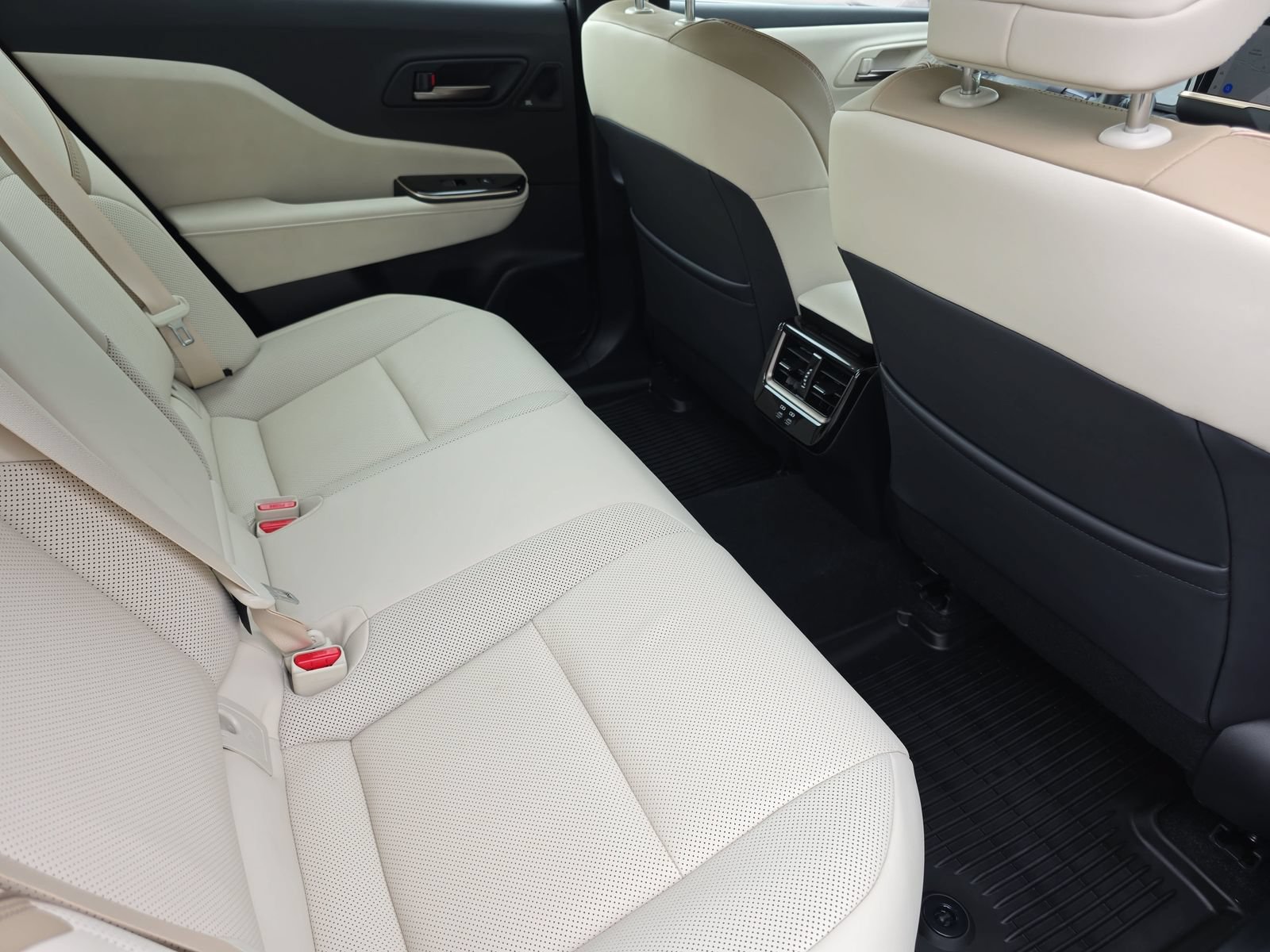 Used 2026 Toyota Crown w/ Advanced Technology Package AWD/4WD image 11