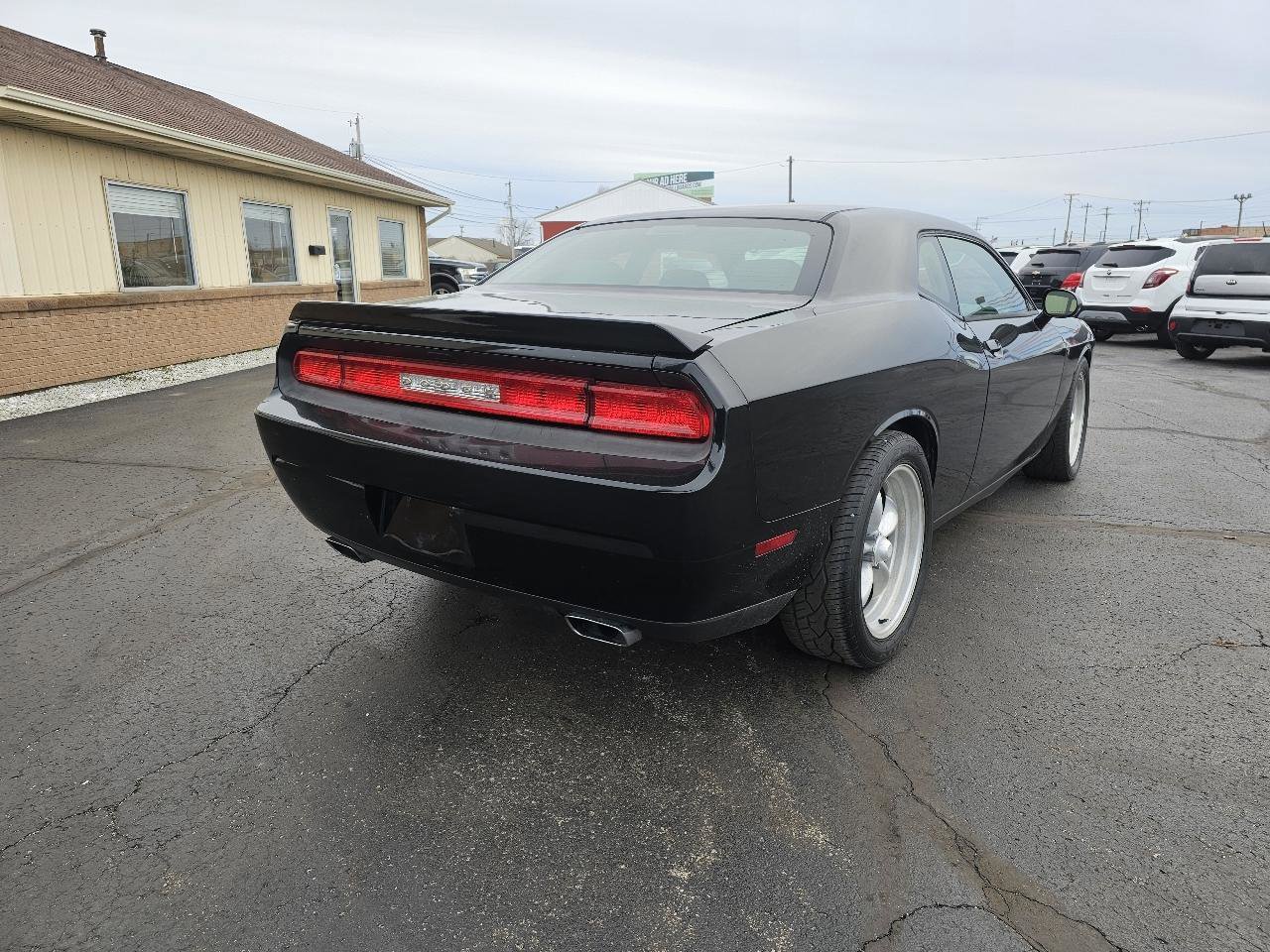 Used 2013 Dodge Challenger SXT image 22