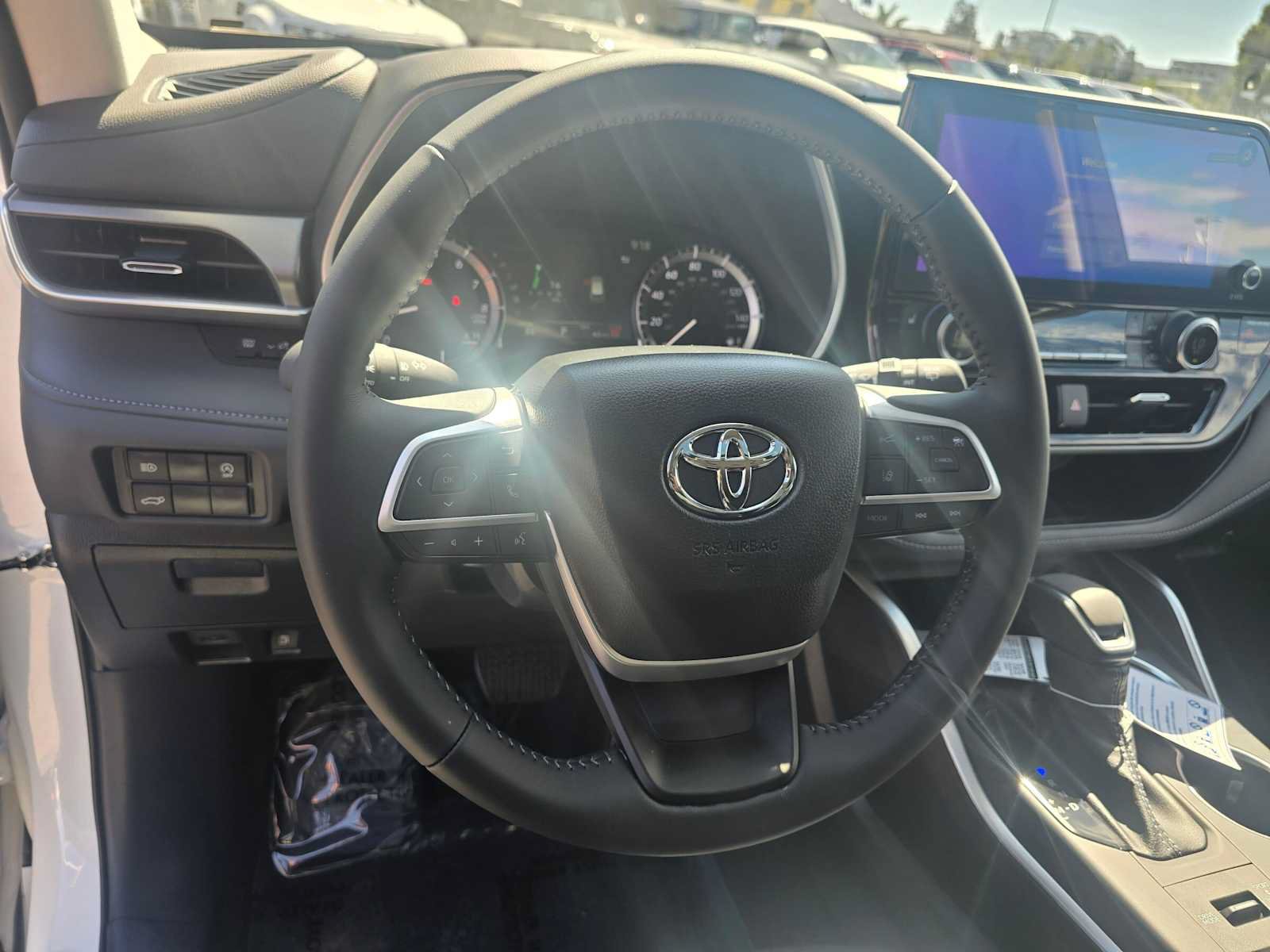 New 2026 Toyota Highlander XLE w/ Protection Package #3 (TMS) AWD/4WD image 26