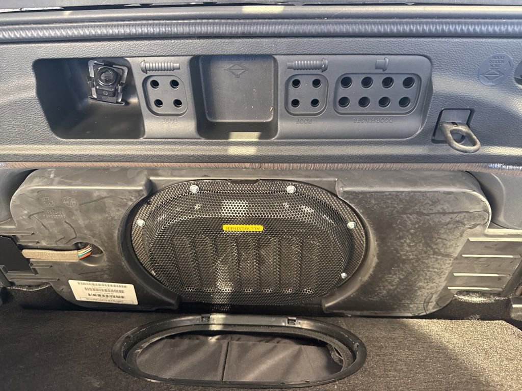 Used 2017 Jeep Wrangler Unlimited Sahara w/ Connectivity Group image 11