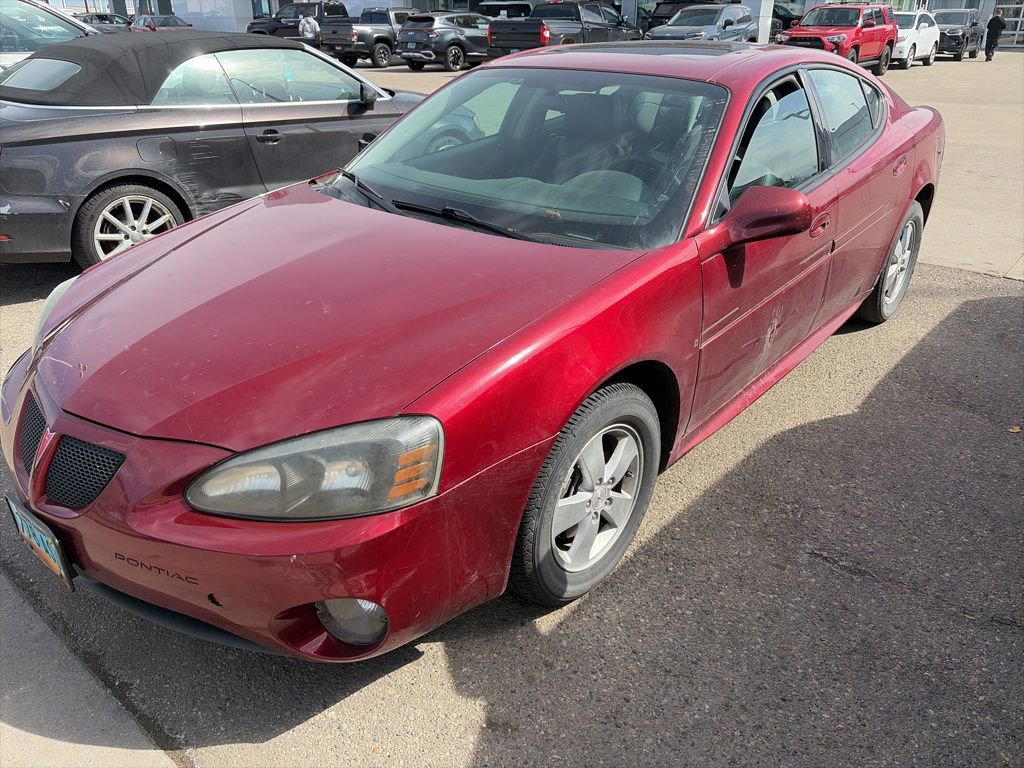 Used 2008 Pontiac Grand Prix w/ Premium Package FWD image 3