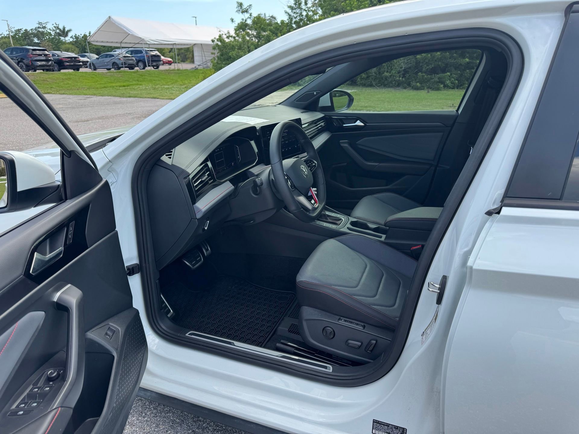 Used 2025 Volkswagen Jetta GLI Autobahn FWD image 7
