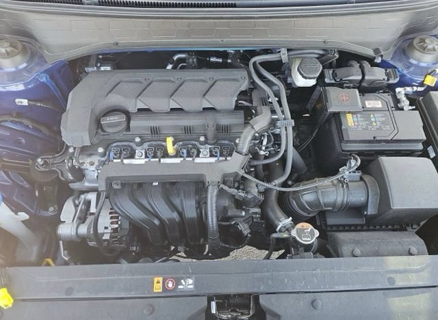 Used 2025 Hyundai Venue Limited FWD image 21
