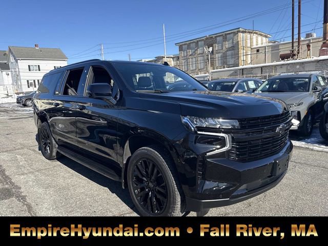 Used 2024 Chevrolet Suburban RST w/ Sport Performance Package image 2