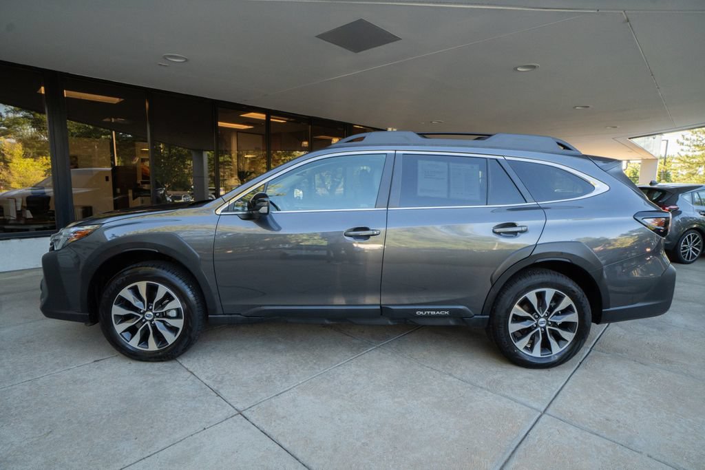 Certified 2025 Subaru Outback Limited AWD/4WD image 4