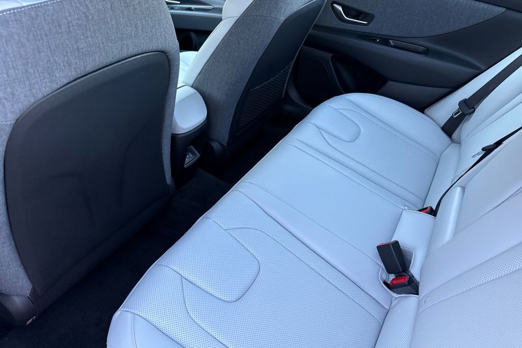 New 2026 Hyundai Elantra Limited FWD image 9