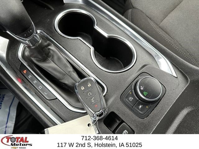 Used 2023 Chevrolet Traverse LT FWD image 14
