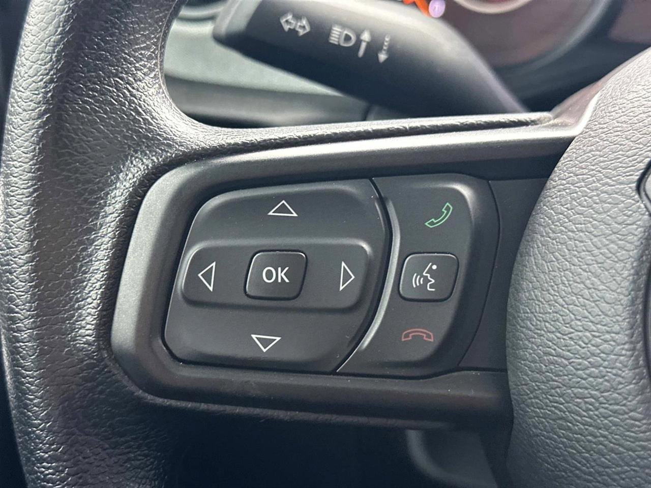 Used 2025 Jeep Gladiator Sport image 23