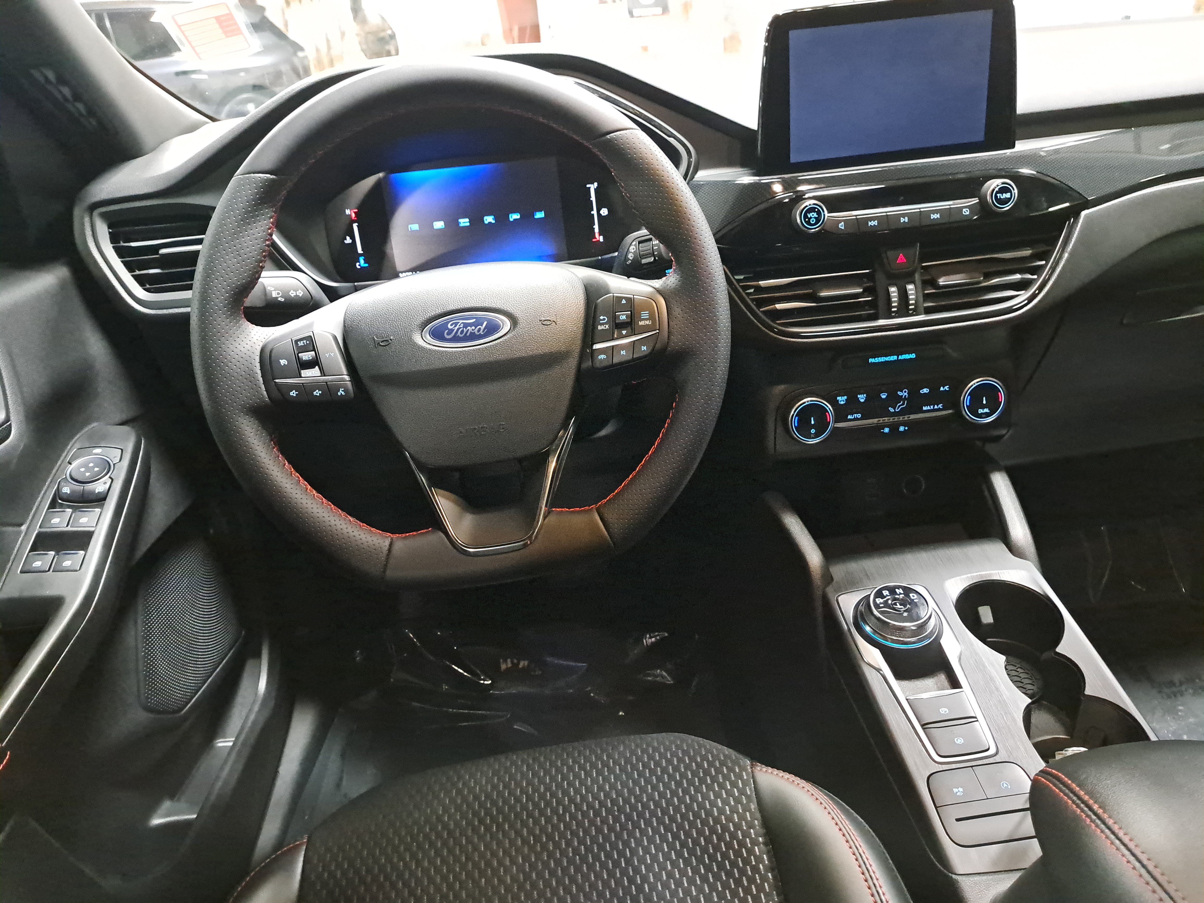 Used 2025 Ford Escape ST-Line FWD image 16