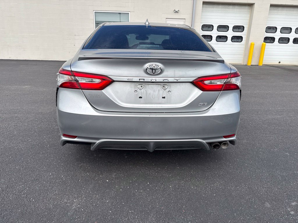 Used 2019 Toyota Camry SE w/ Convenience Package FWD image 5
