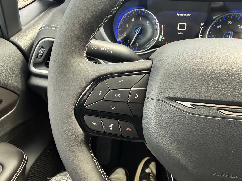 New 2027 Chrysler Pacifica Limited AWD/4WD image 15