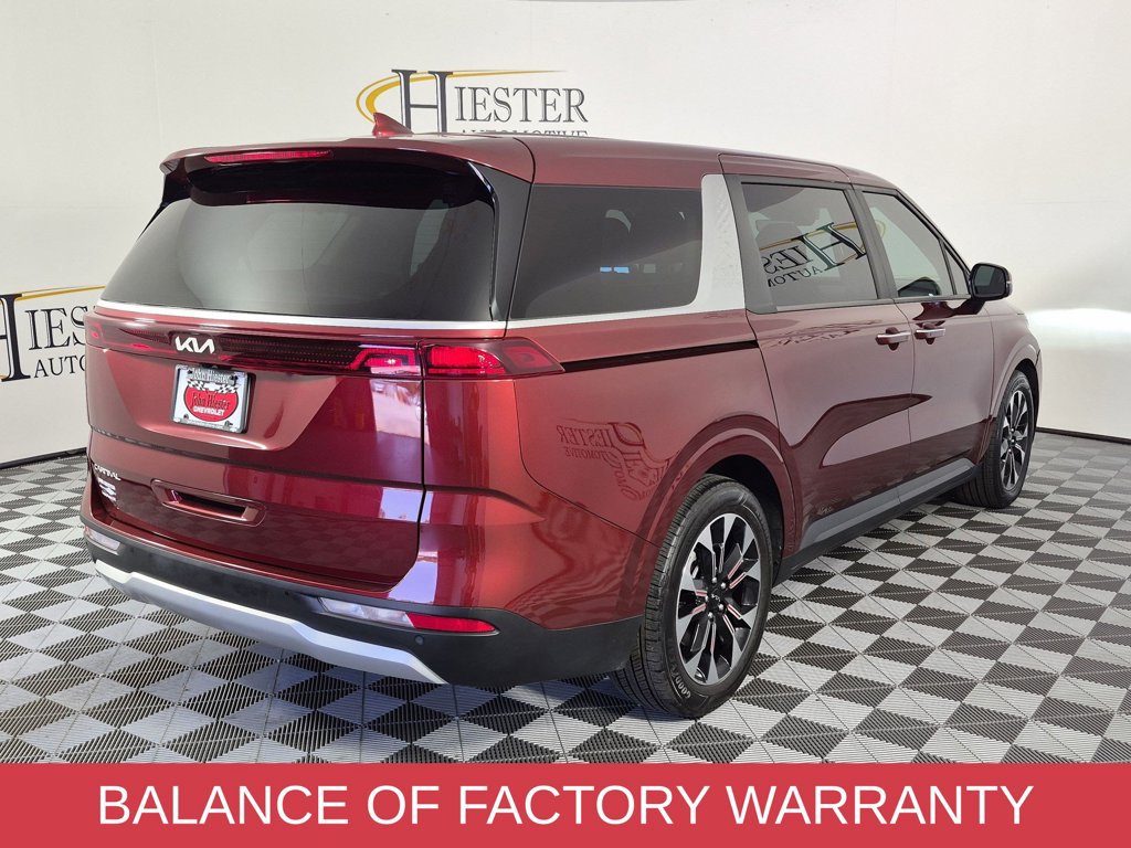 Used 2024 Kia Carnival EX FWD image 4