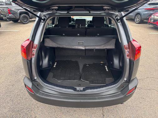 Used 2015 Toyota RAV4 XLE AWD/4WD image 7