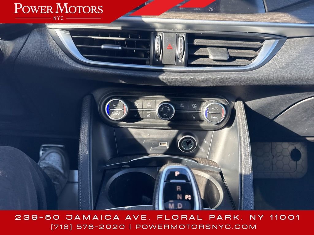 Used 2023 Alfa Romeo Stelvio Ti image 40