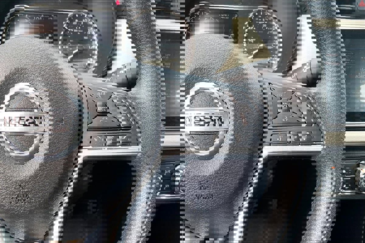 Used 2021 Nissan Versa SV image 19