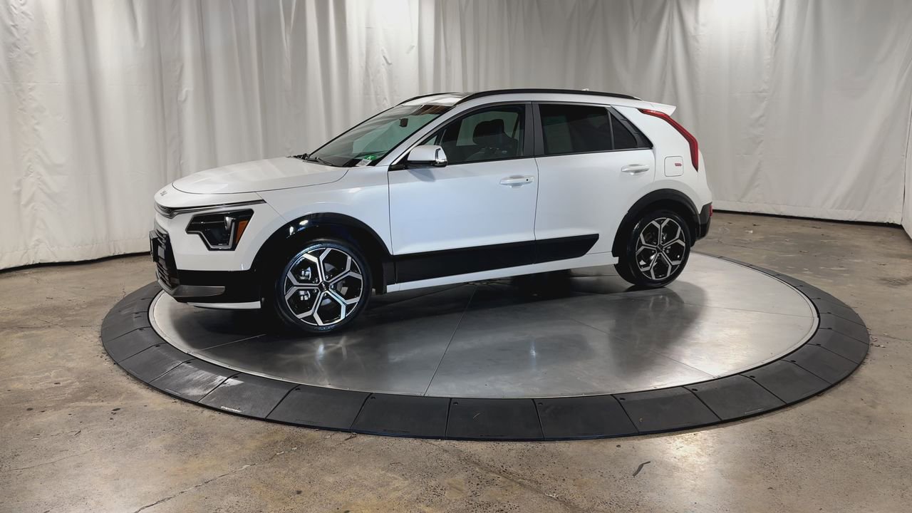 Certified 2025 Kia Niro EX Touring image 5