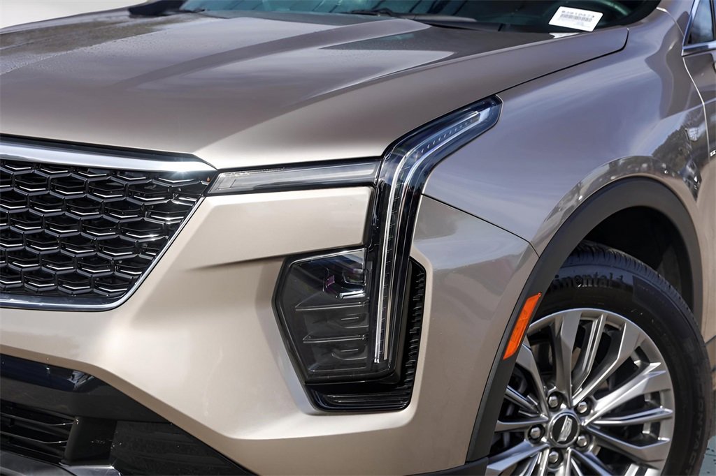 Used 2024 Cadillac XT4 Premium Luxury w/ Active Safety Package image 3