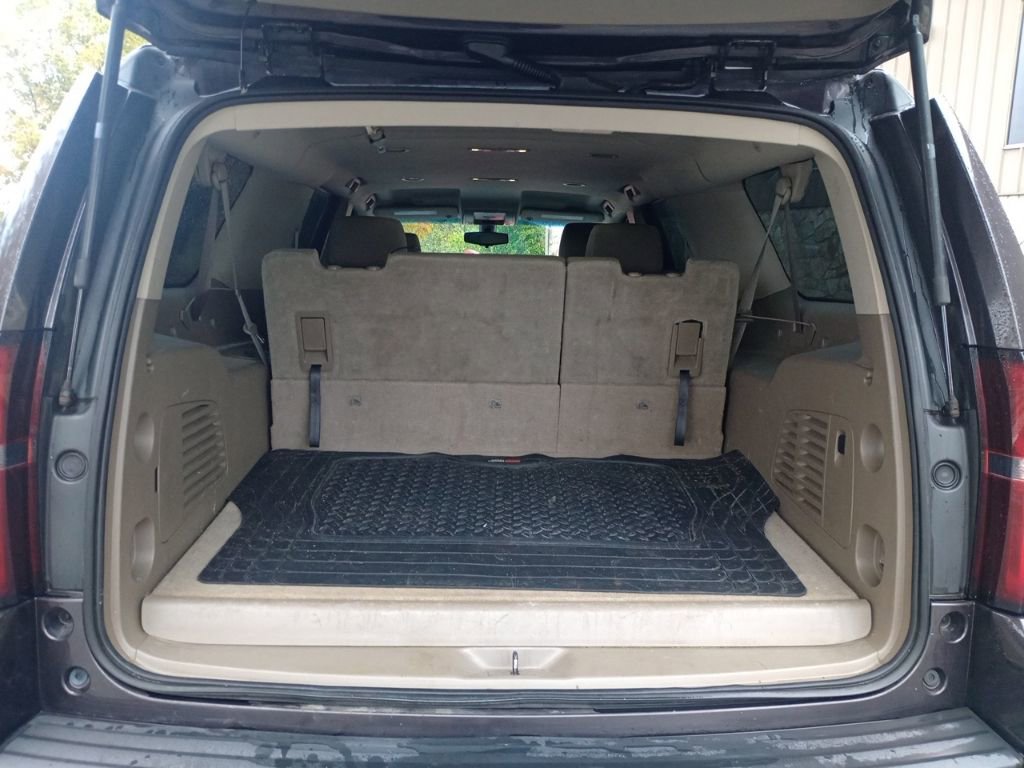 Used 2015 Chevrolet Suburban LS image 13