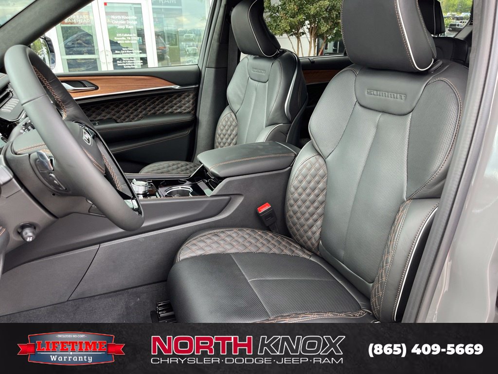 New 2027 Jeep Grand Cherokee L Summit AWD/4WD image 4