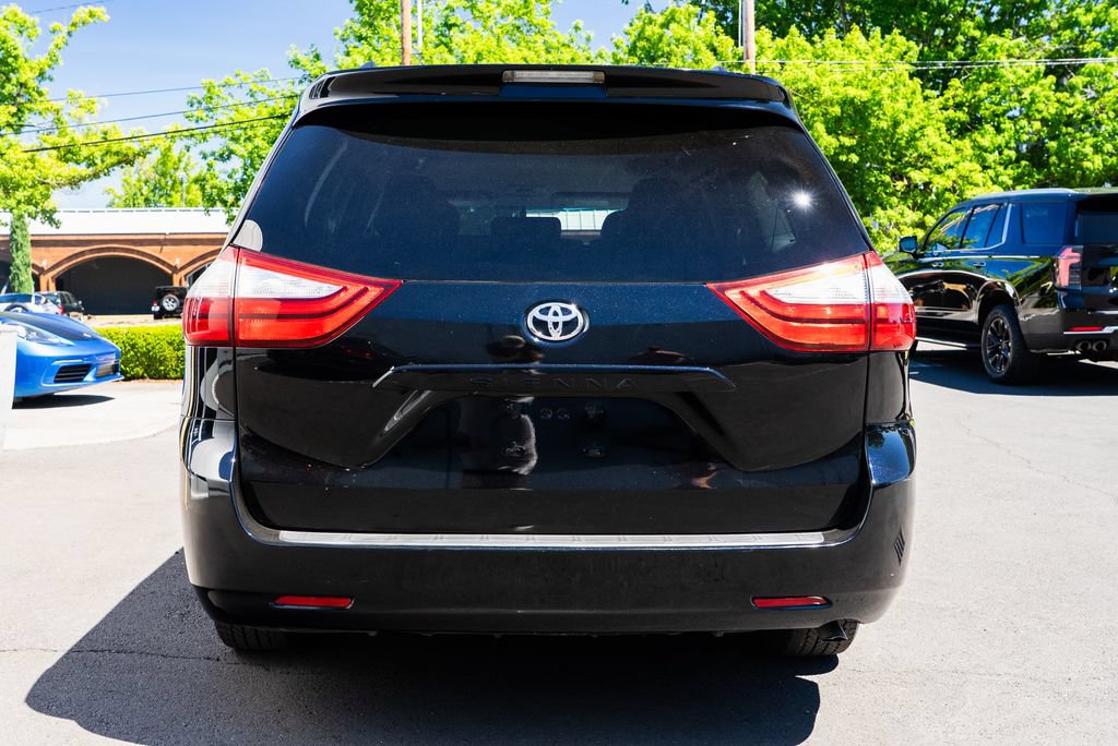 Used 2015 Toyota Sienna LE FWD image 5