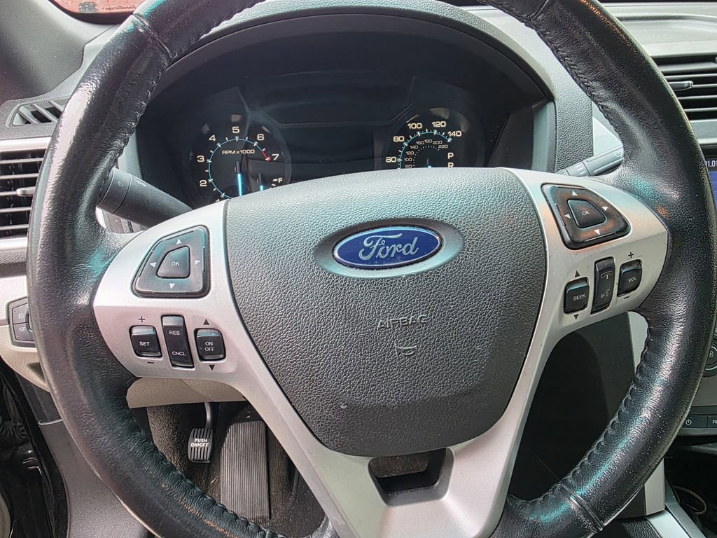 Used 2013 Ford Explorer XLT w/ Class III Trailer Tow Pkg image 6