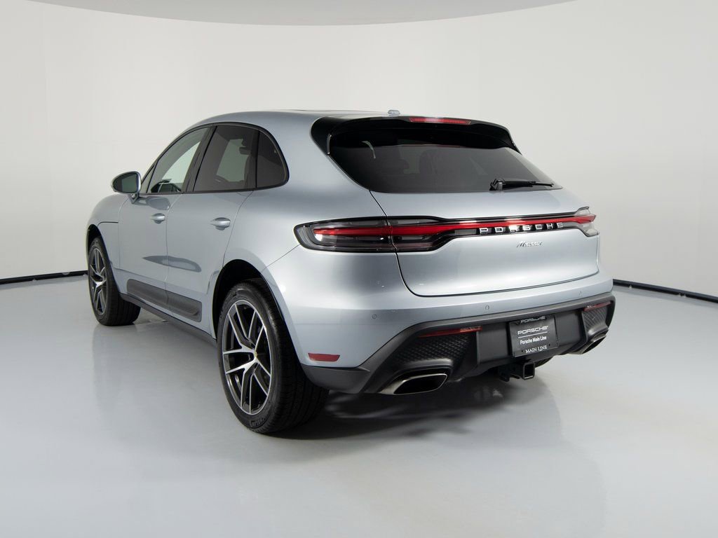 Certified 2025 Porsche Macan image 8