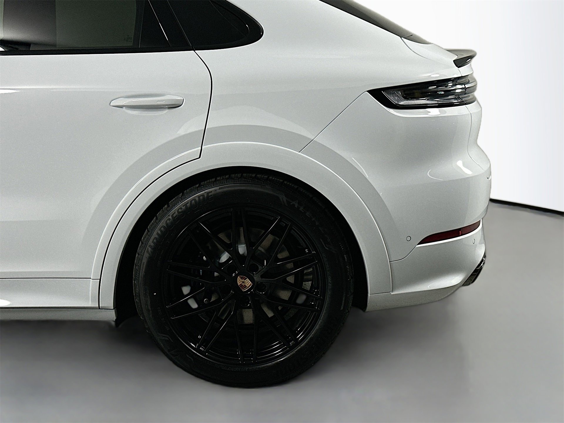 New 2026 Porsche Cayenne GTS image 12