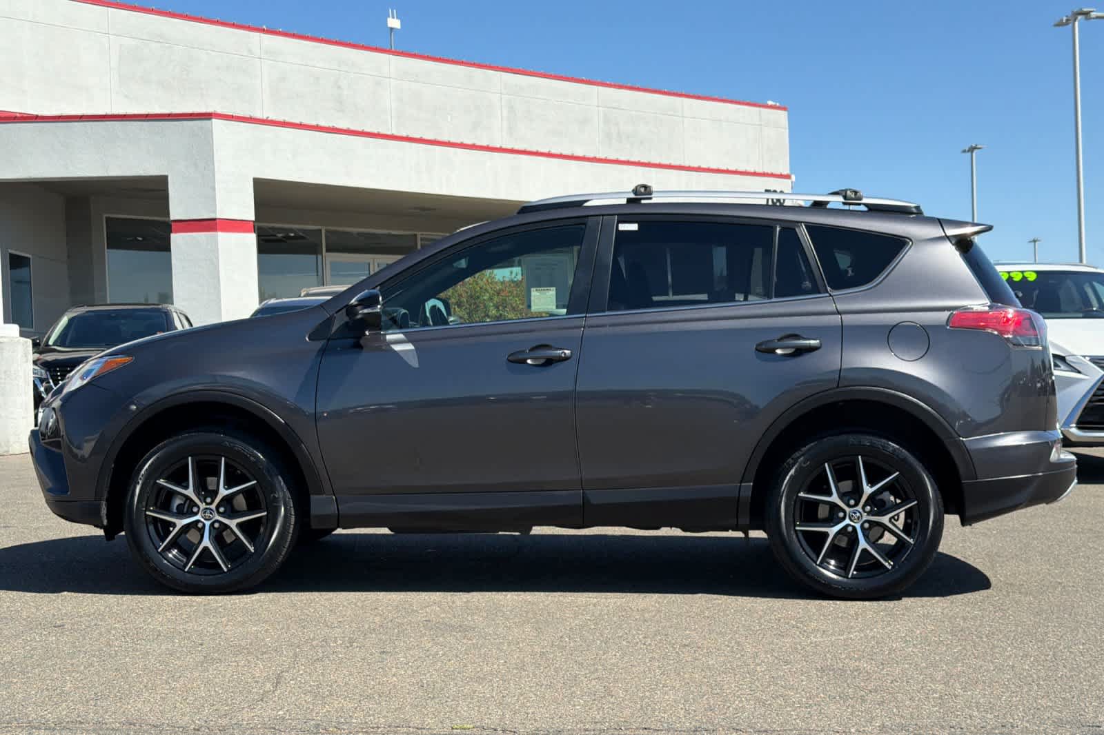 Used 2018 Toyota RAV4 SE w/ Power Extra Value Package FWD image 9