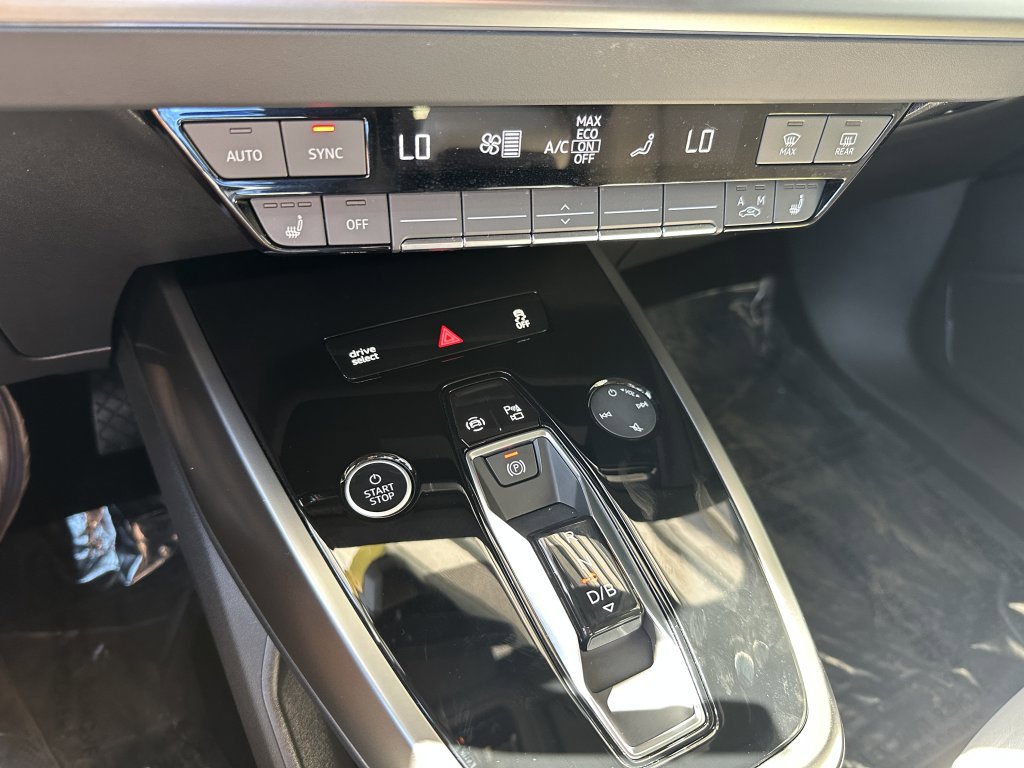 Used 2024 Audi Q4 e-tron Premium w/ Convenience Package image 26