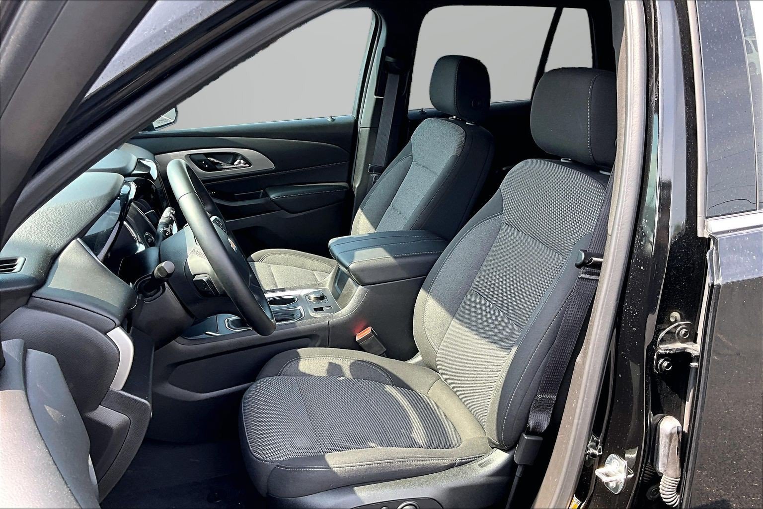Used 2023 Chevrolet Traverse LT AWD/4WD image 16