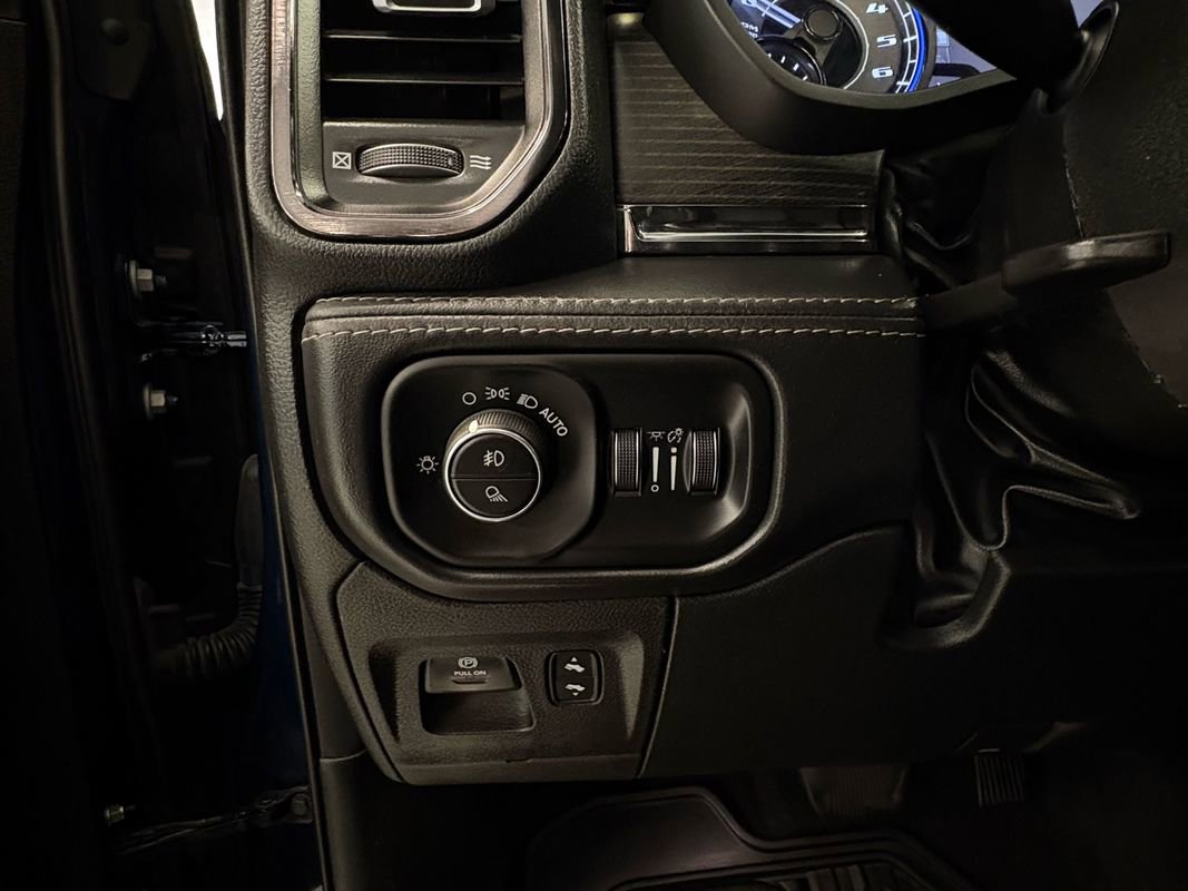 Used 2022 RAM 1500 Limited image 32