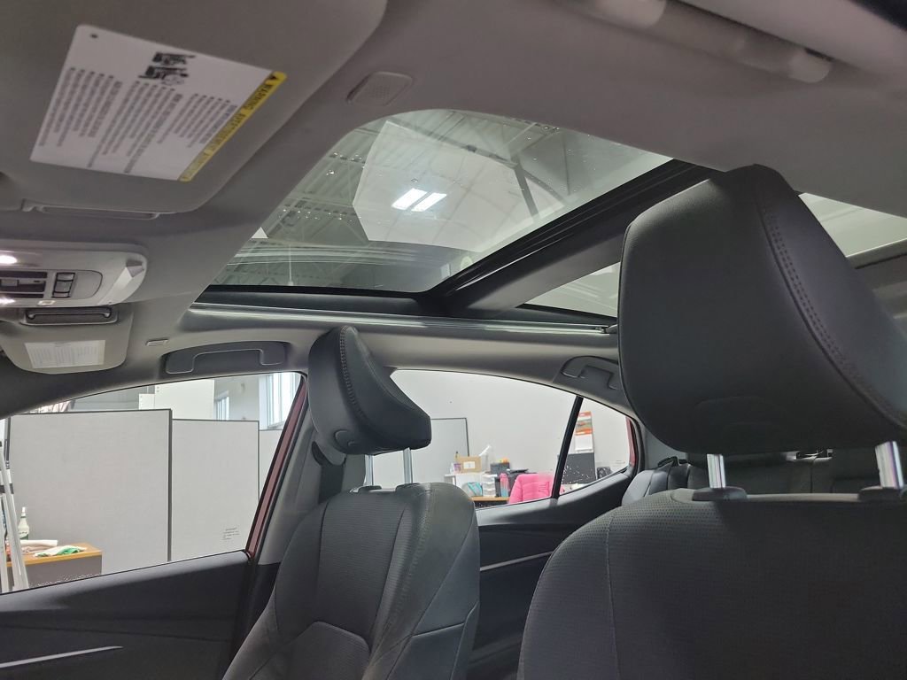 Used 2025 Toyota Camry XLE image 9