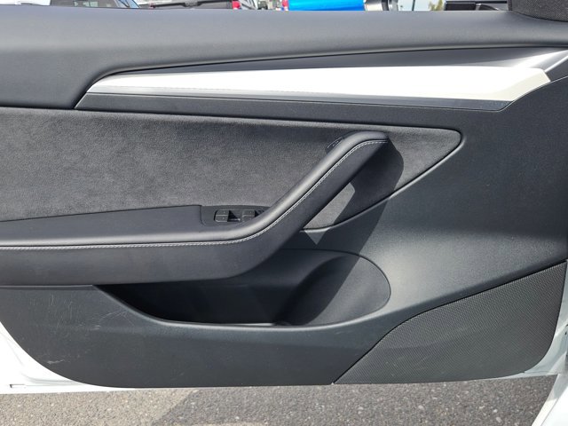 Used 2023 Tesla Model 3 Standard Range RWD image 9