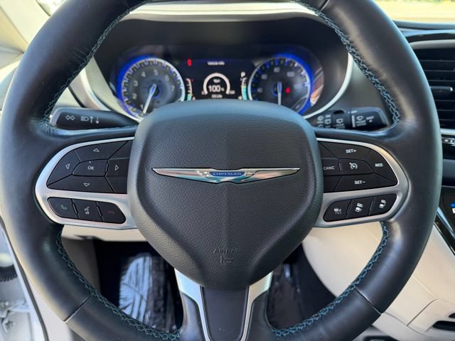 Used 2021 Chrysler Pacifica Touring-L FWD image 14