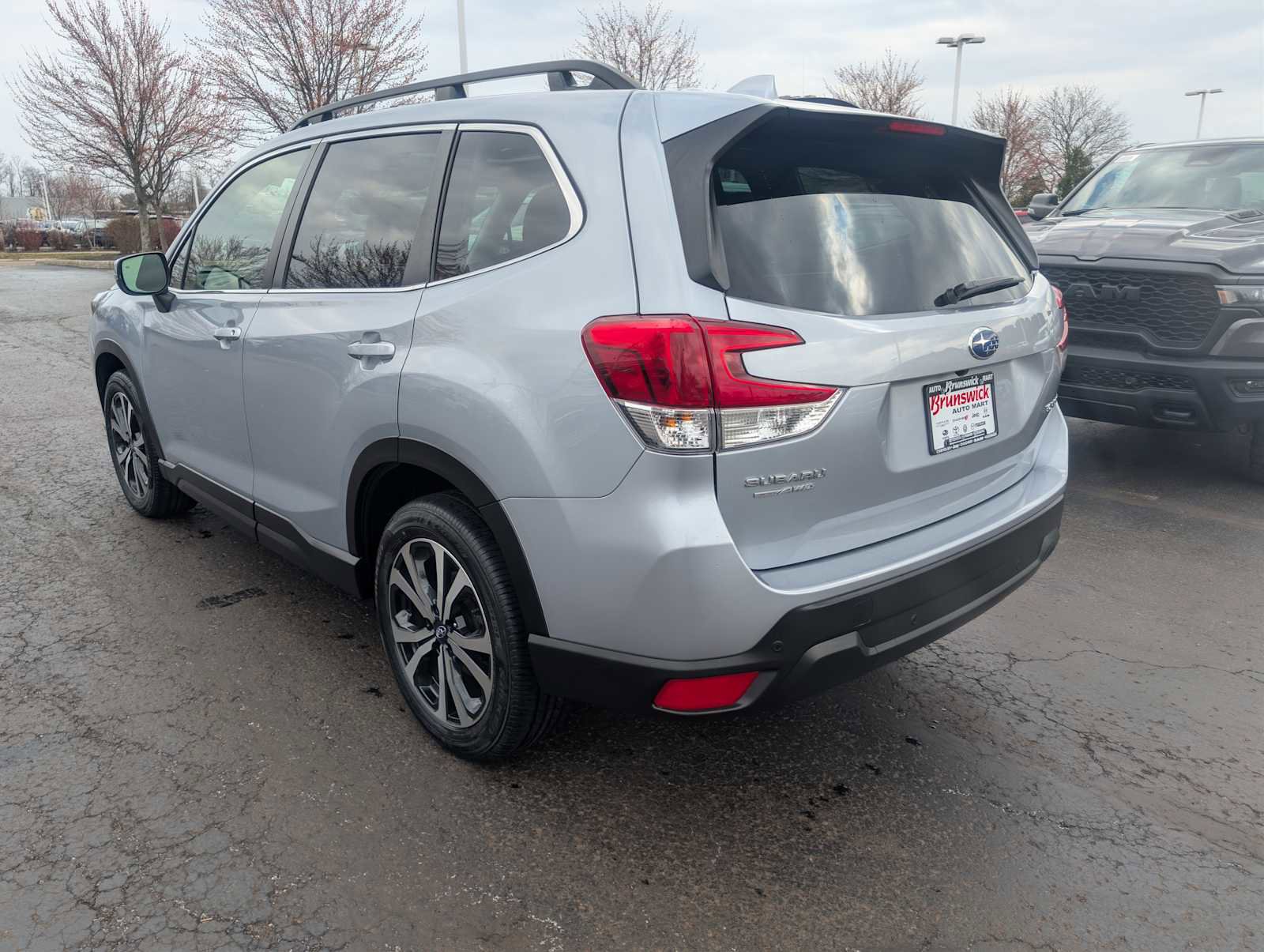 Certified 2023 Subaru Forester Limited AWD/4WD image 5