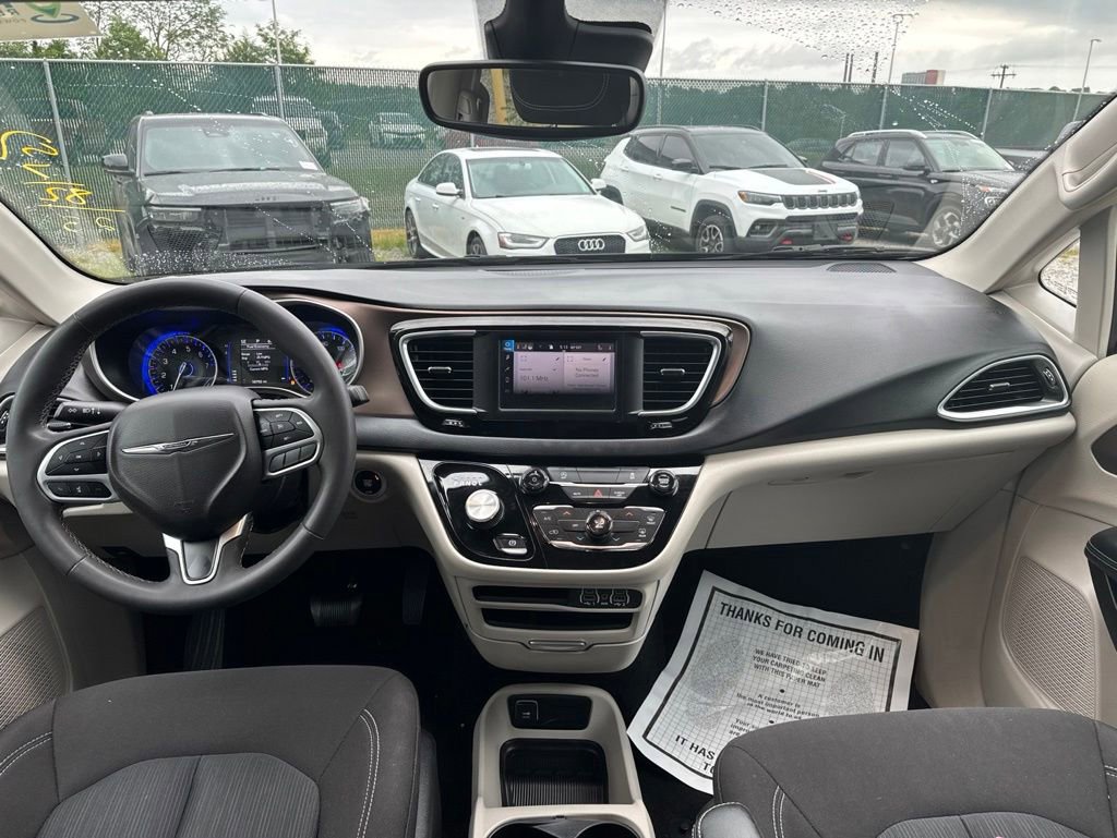 Used 2023 Chrysler Voyager LX FWD image 16