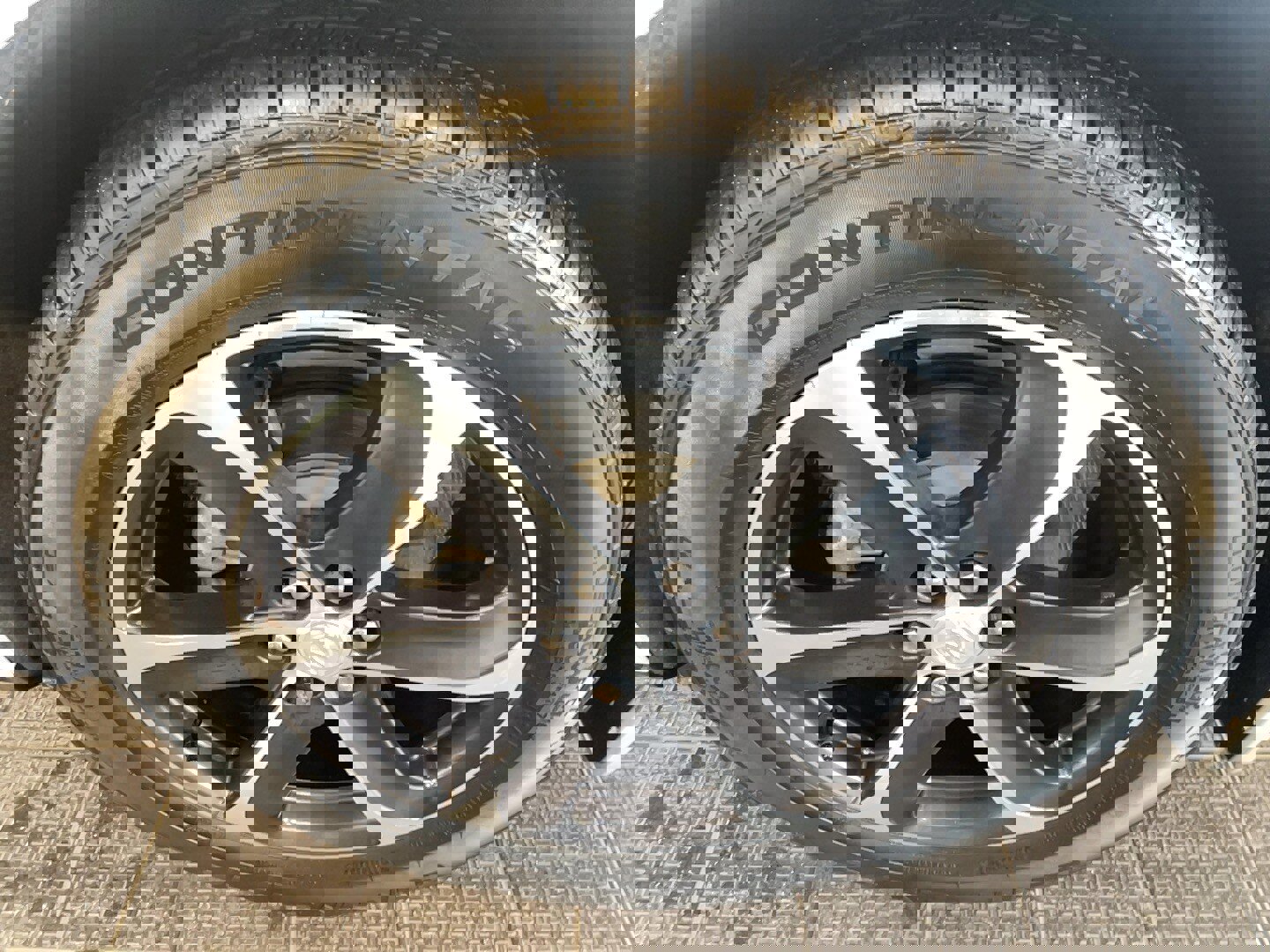 Used 2022 Buick Enclave Essence w/ Experience Buick Package image 5