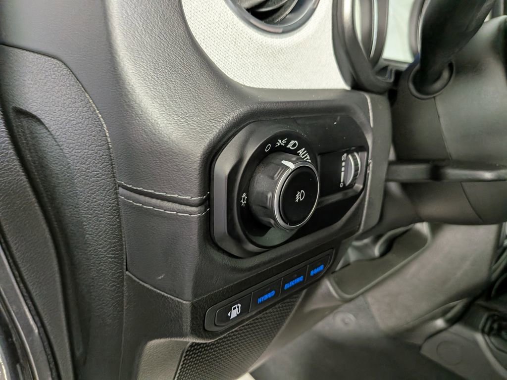 Certified 2025 Jeep Wrangler Unlimited Sahara image 20