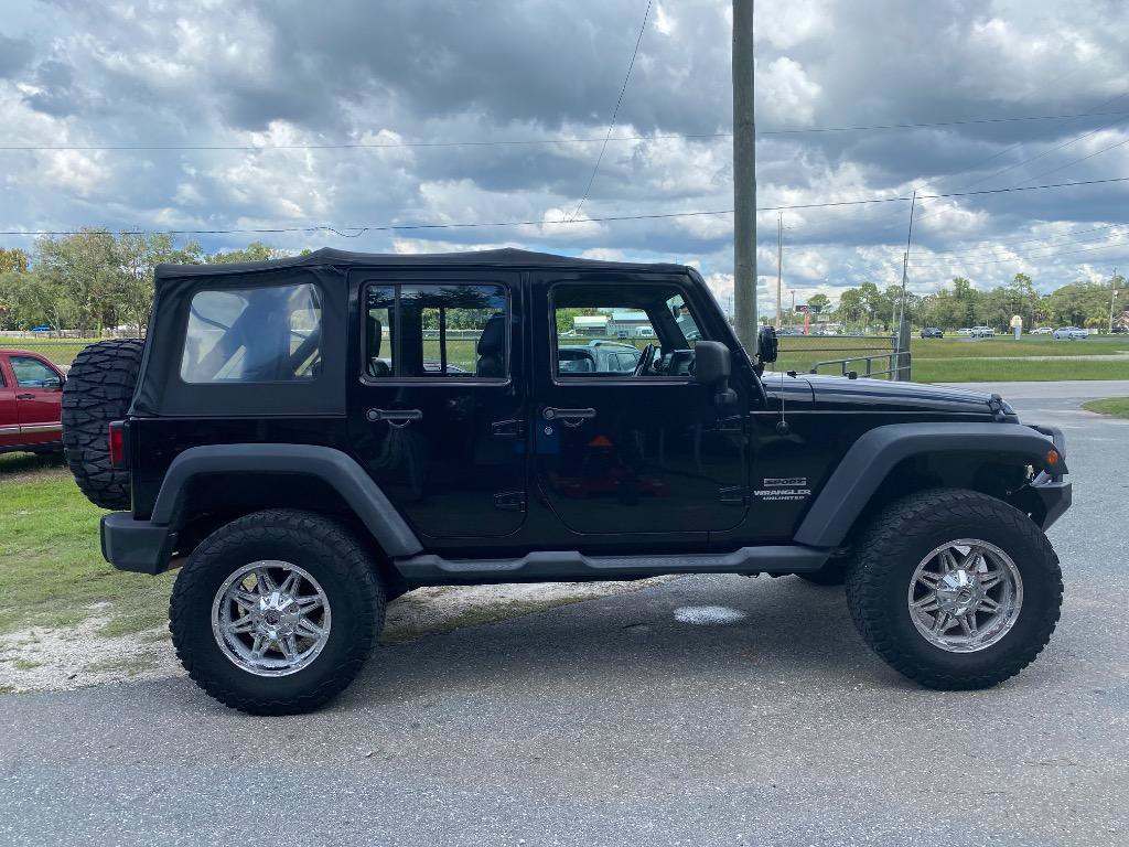 Used 2011 Jeep Wrangler Unlimited Sport AWD/4WD image 6