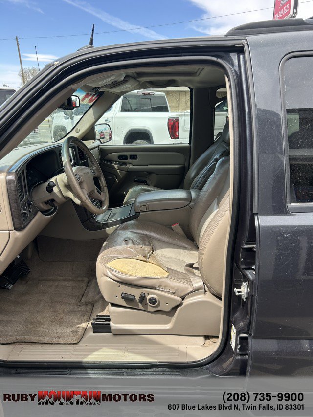 Used 2004 GMC Yukon Denali AWD/4WD image 4