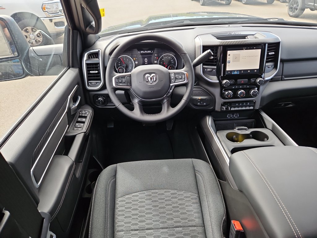 New 2026 RAM 2500 Big Horn AWD/4WD image 8