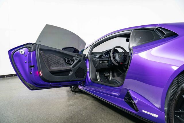 Used 2021 Lamborghini Huracan EVO RWD image 14