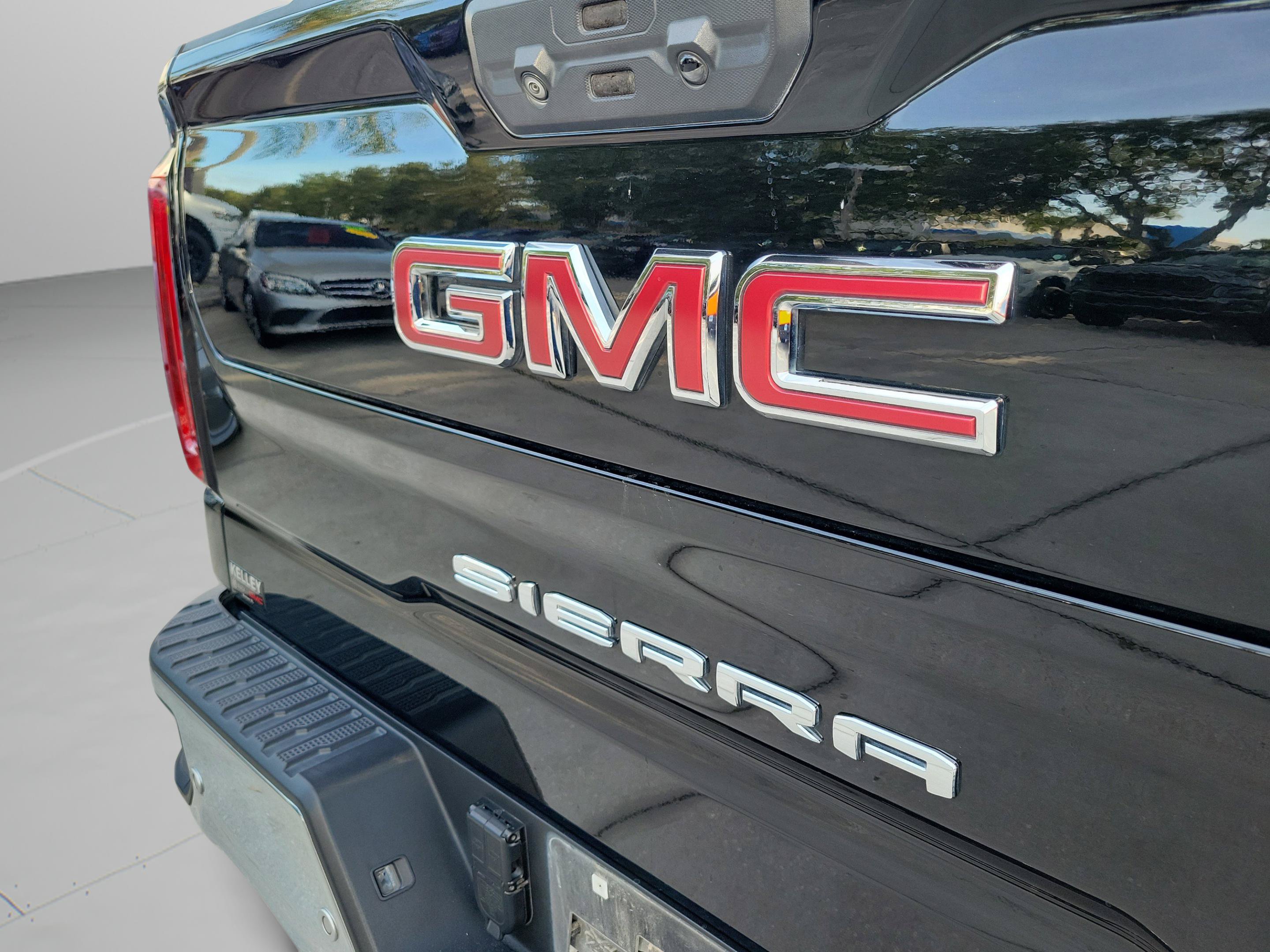 Used 2023 GMC Sierra 1500 SLT w/ SLT Premium Plus Package AWD/4WD image 31